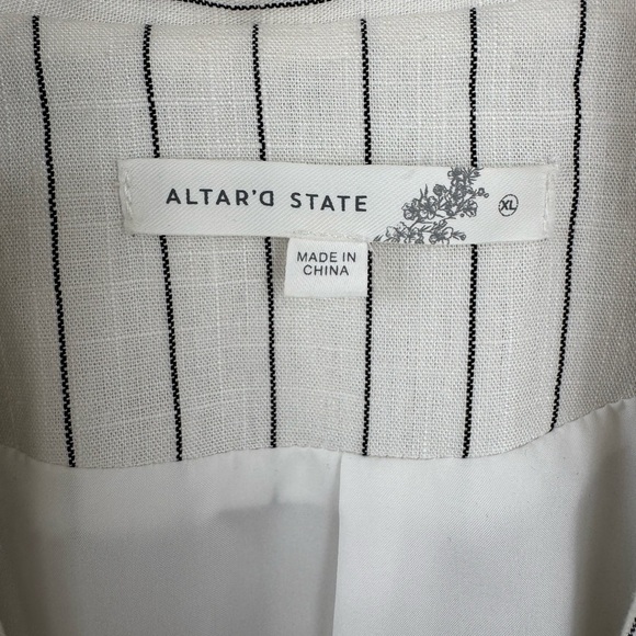 Altar’d State Linen Blend Pinstripe Blazer Size XL - Picture 3 of 5